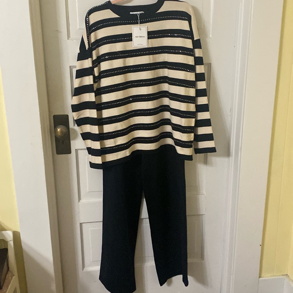 NALI COLLECTION Collection Black and Cream Striped Sweater